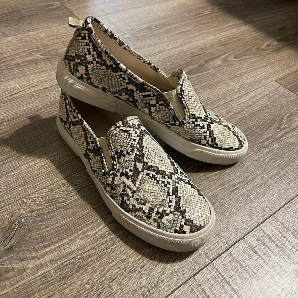 Tommy Bahama Snakeskin Slip-On Sneakers!